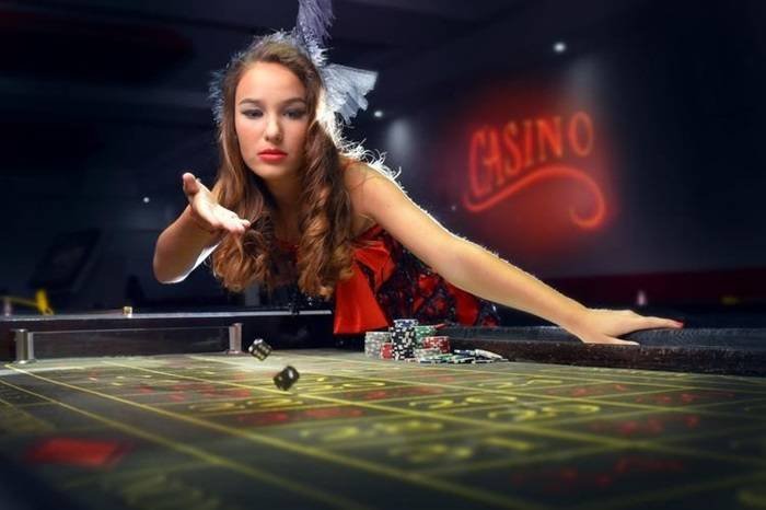 Tabel pembayaran dan simbol bonus permainan Simbol dan tabel pembayaran Fa Cai Shen Deluxe